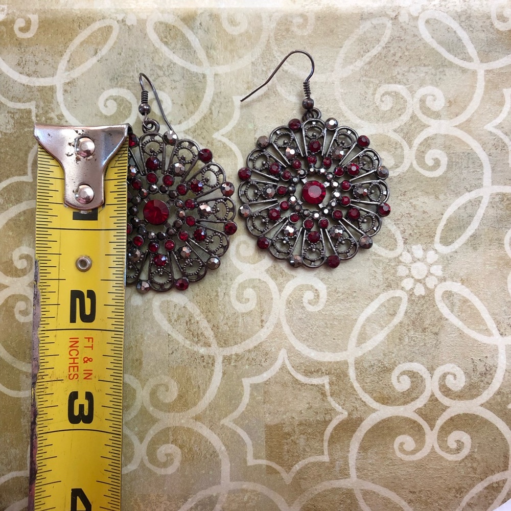Red earrings - Picture 2 of 3